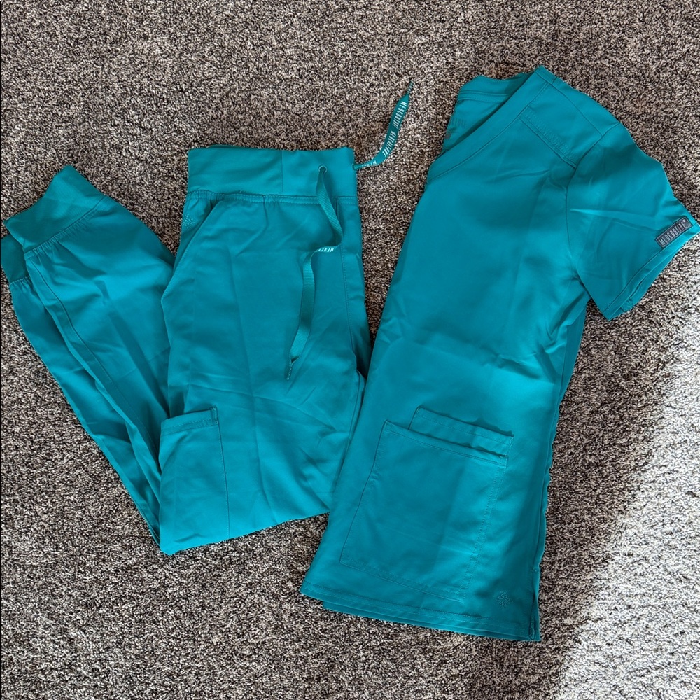 Med Couture Teal Scrub Top and Drawstring Pants
